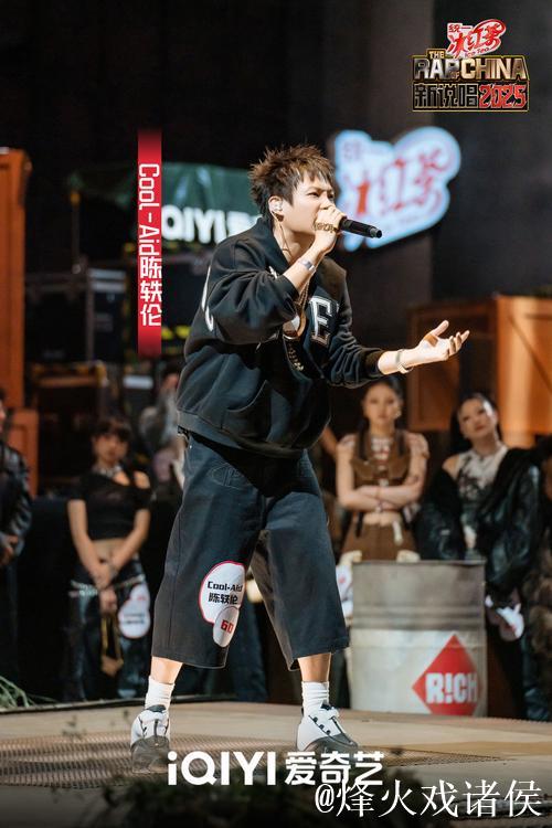 诺坎普再次响起“哈维,请留下”歌声,奥萨苏纳之战再现熟悉场景 诺坎普再次响起“哈维,请留下”歌声,奥萨苏纳之战再现熟悉场景